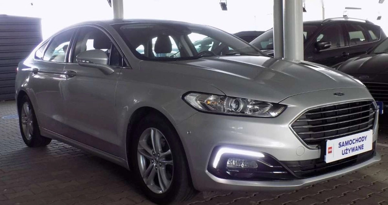 Ford Mondeo cena 104900 przebieg: 48500, rok produkcji 2019 z Szczecin małe 742